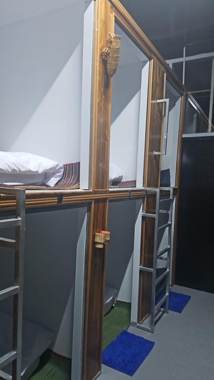 Kai Lions International Capsule Hostel Паксе Экстерьер фото